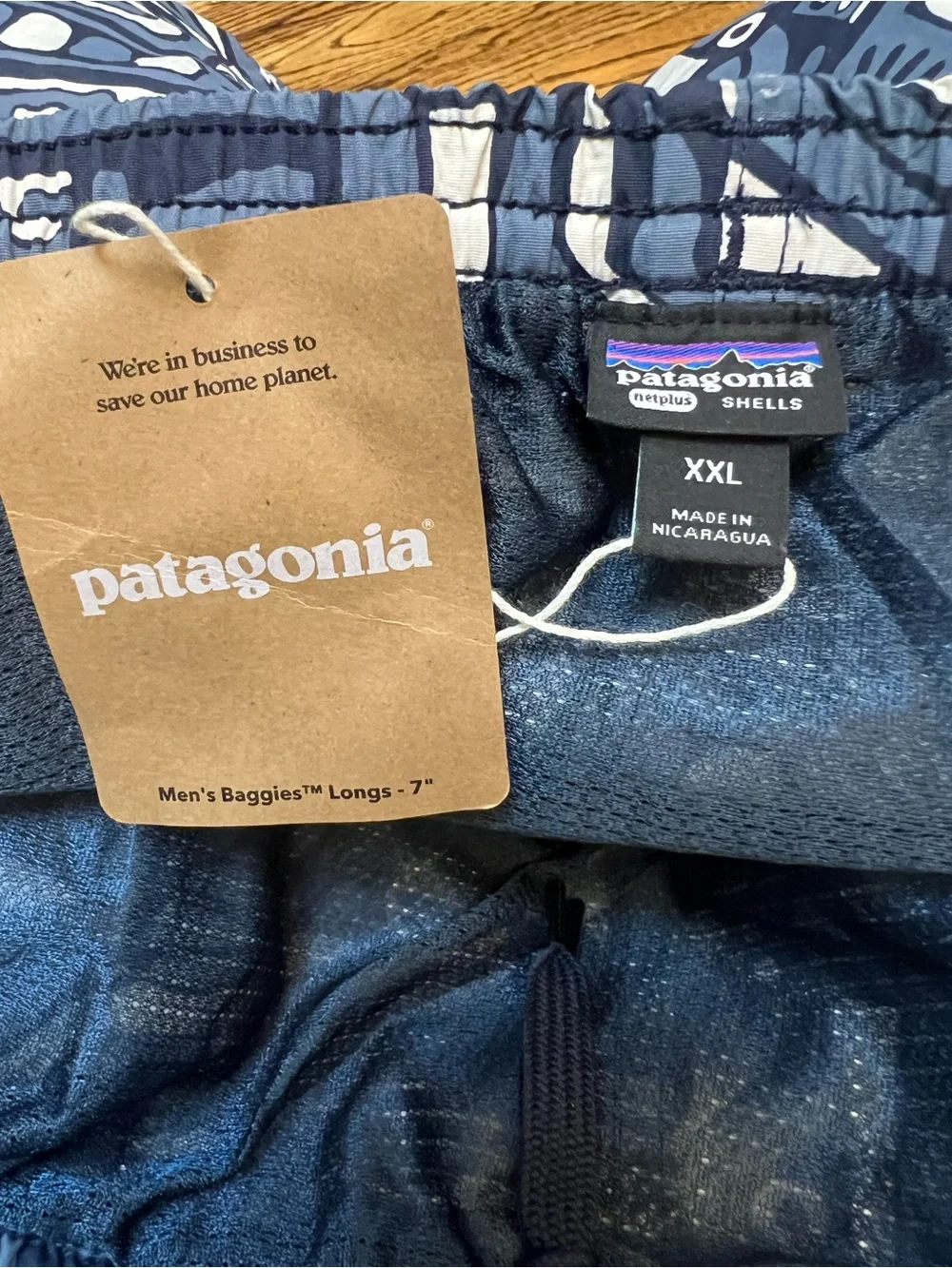 Patagonia Swim Trunks Shorts Men XXL Baggies Long 7 in Bathing Suit NVNY AOP NEW